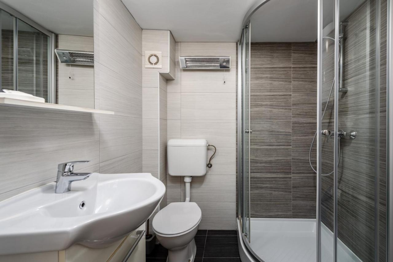 Apartments Dante Umag Exterior photo