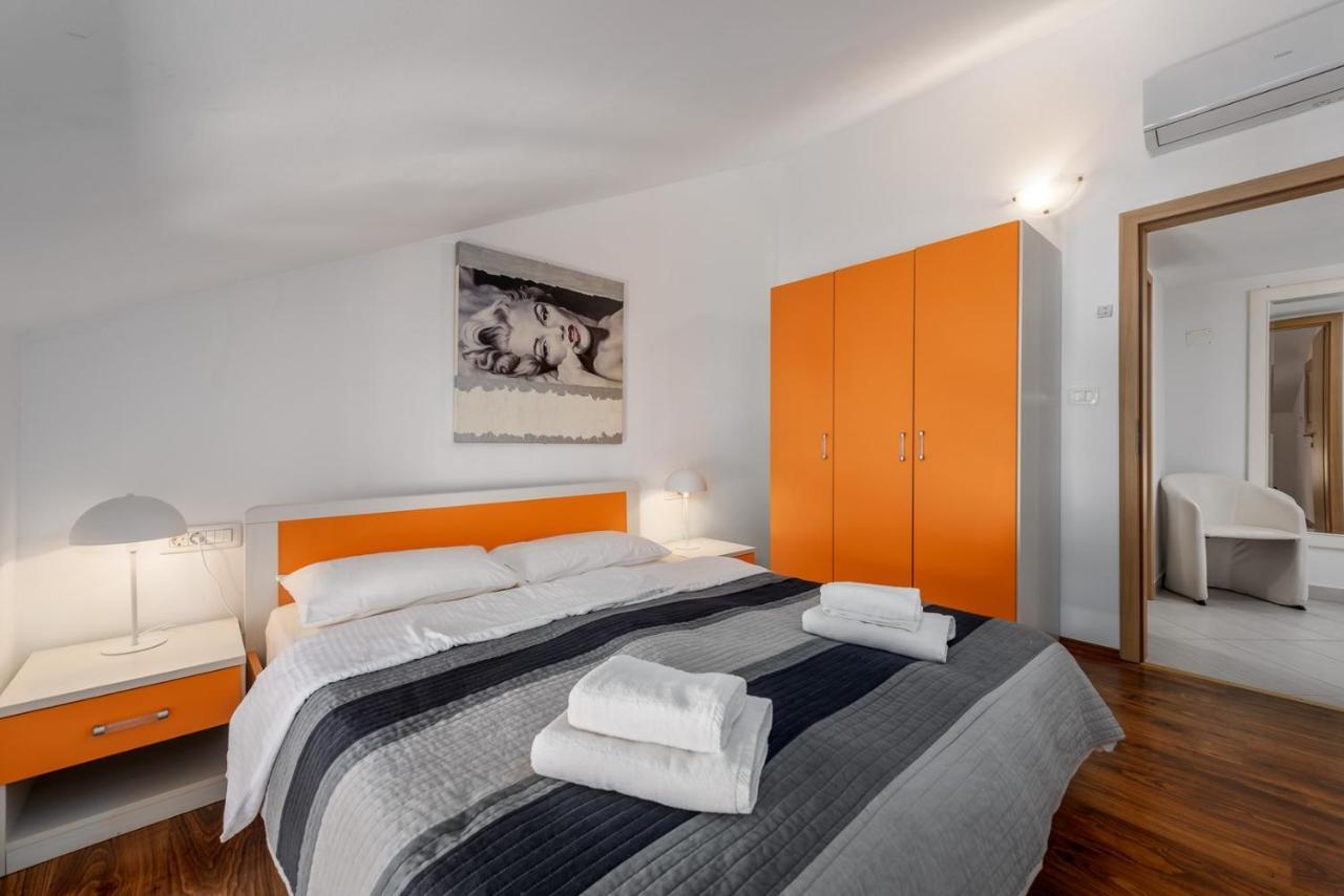 Apartments Dante Umag Exterior photo