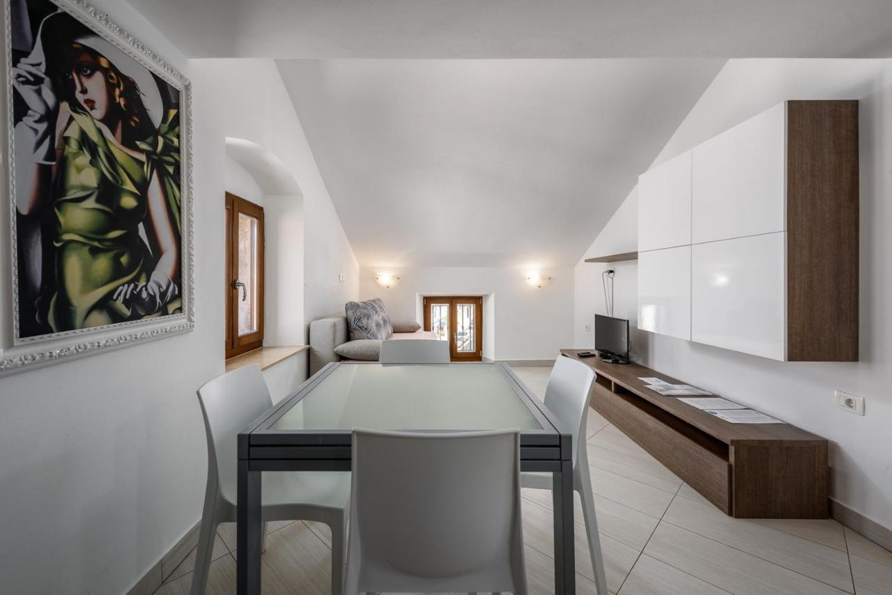 Apartments Dante Umag Exterior photo